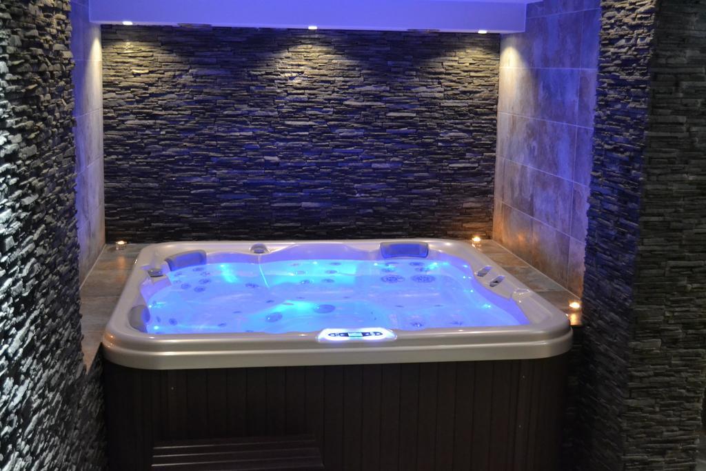 Wellness Hotel Sauna มาลา โมราฟกา ภายนอก รูปภาพ