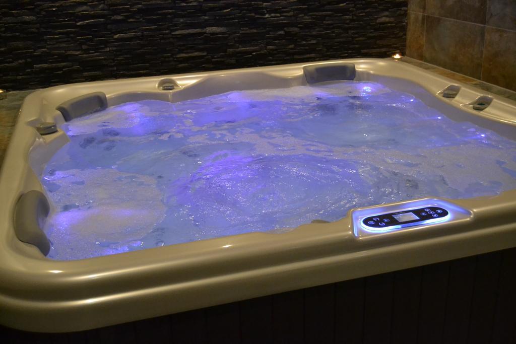 Wellness Hotel Sauna มาลา โมราฟกา ภายนอก รูปภาพ