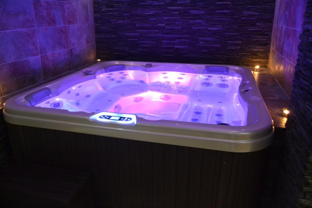 Wellness Hotel Sauna มาลา โมราฟกา ภายนอก รูปภาพ